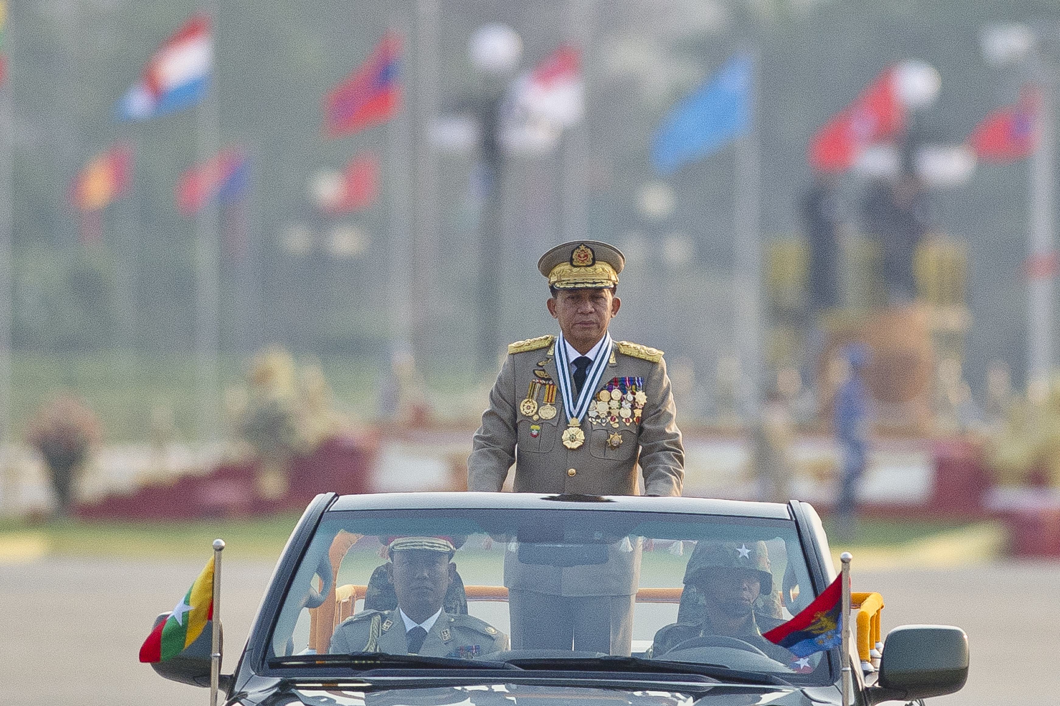 म्यानमार सैनिक ‘कू’ : सत्ता सेनाको हातमा, संकटकाल घोषणा