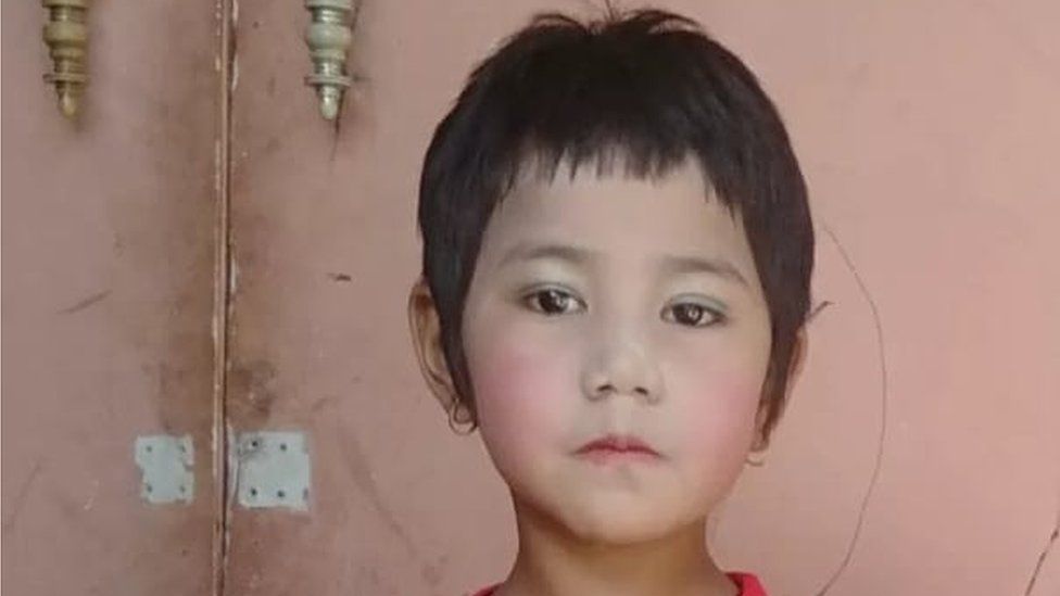 म्यानमारमा सेनाले घरमा छिरेर पिताको काखमा बसिरहेकी ७ वर्षकी बालिकालाई गोली हान्यो, हालसम्म २० बालबालिकाको मृत्यु