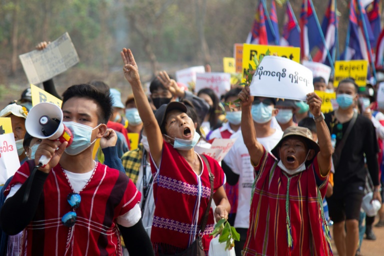 Suu Kyi faces court as UN envoy warns of Myanmar civil war