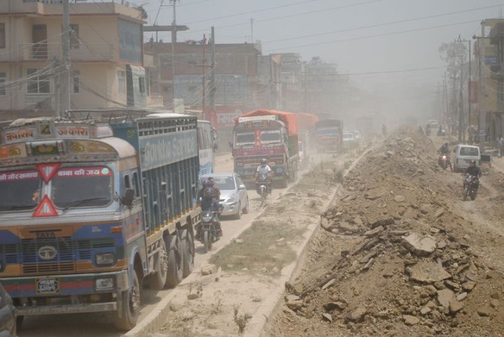 काठमाडौँबाट बाहिरिने सबै नाकाको सडकको अवस्था दर्दनाक, यात्रा असहज बन्ने खतरा