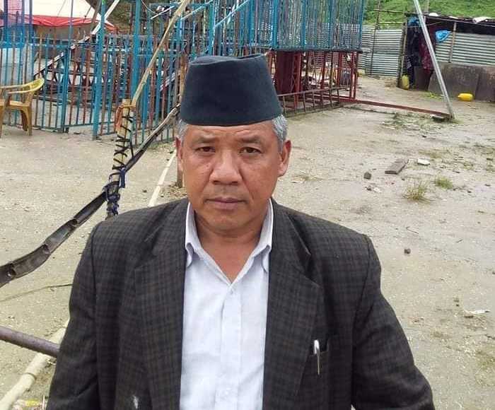   माओवादीलाई क्लिन स्वीपबाट जोगाएका वडाध्यक्ष एमालेमा प्रवेश
