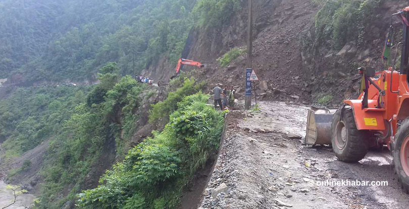 Narayangadh-Muglin road obstructed