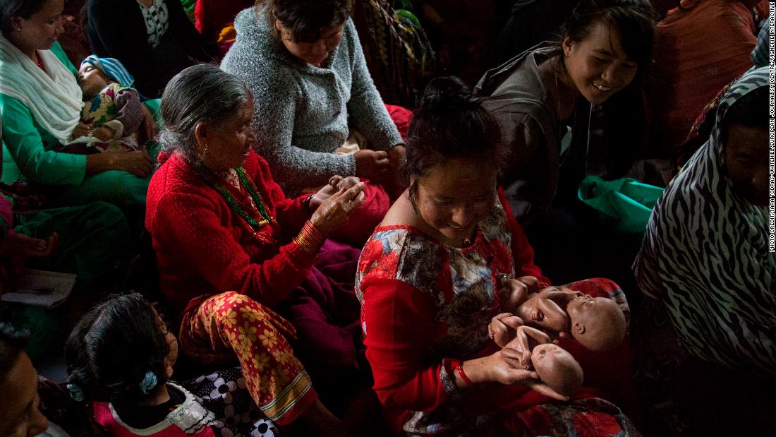 गर्भपतन विरोधी क्रिश्चियन प्रचारकहरुको निशानामा नेपाली महिला