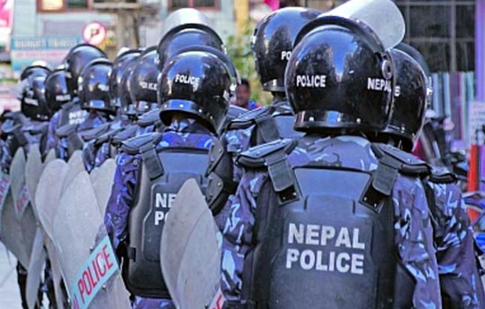 Police nab eight persons for defying lockdown