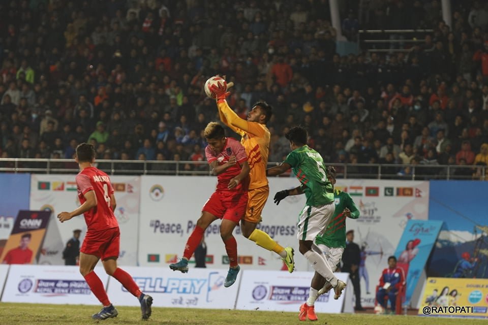 नेपाल र बंगलादेशबीचको खेलमा भीआईपीलाई ५ हजारका दरले टिकट बेच्दै एन्फा
