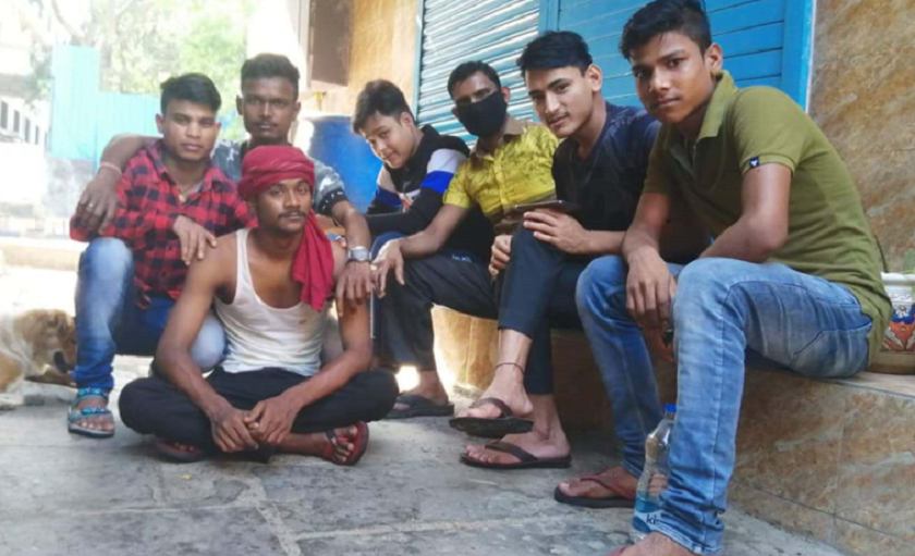 भारतीय शहरमा नेपाली मजदूरको बिचल्ली,सडकपेटीमै दिनरात बिताउँदै