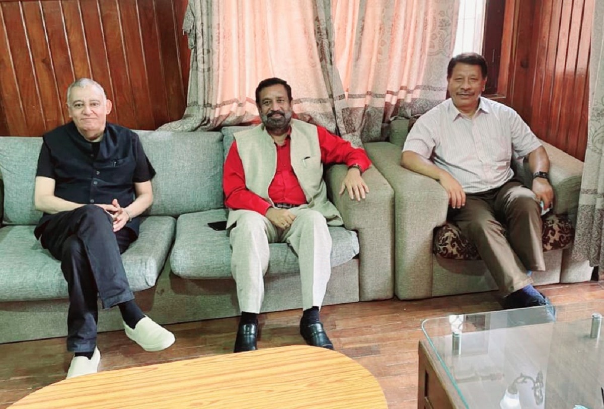  कांग्रेस नेताको दौडधुपः विमलेन्द्र, शशांक र प्रकाशमान एकै ठाउँ !