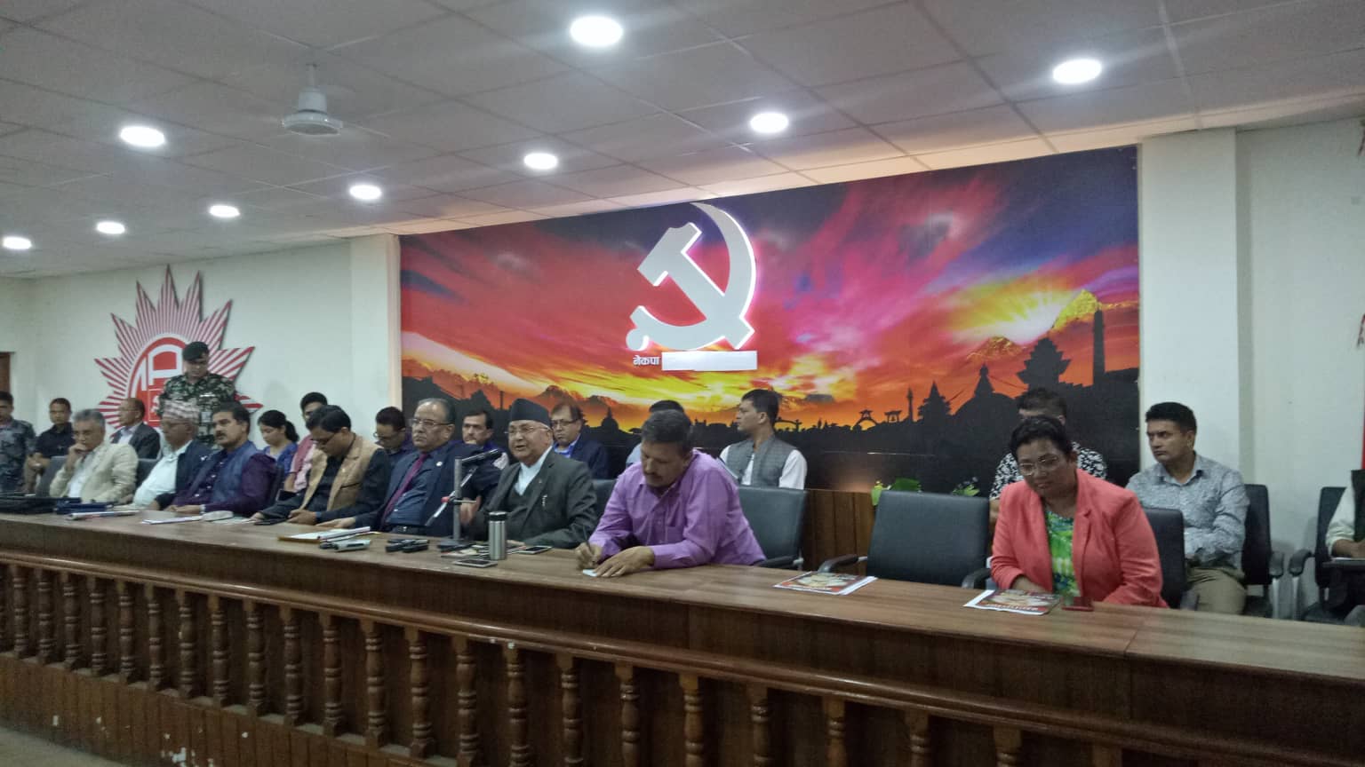 धुम्बाराहीमा केपी ओलीले भने– प्रचण्डको टाउकोको मूल्य तोक्नेले अहिले देखिसहेका छैनन्