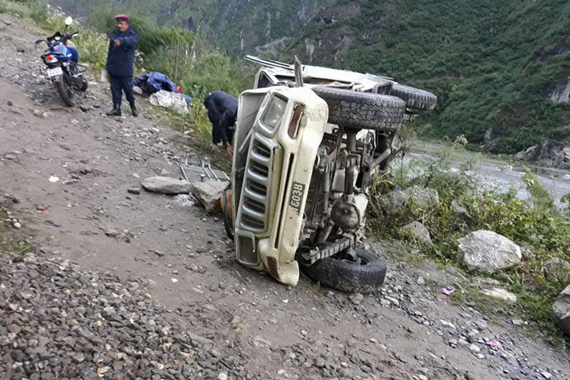 One dies, nine injured in jeep accident