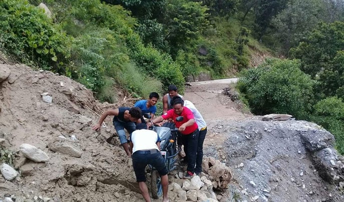 Sanphe-Martadi road section disrupted