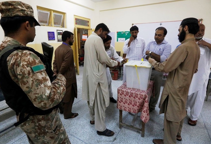 Pakistanis start casting votes in one-day general elections