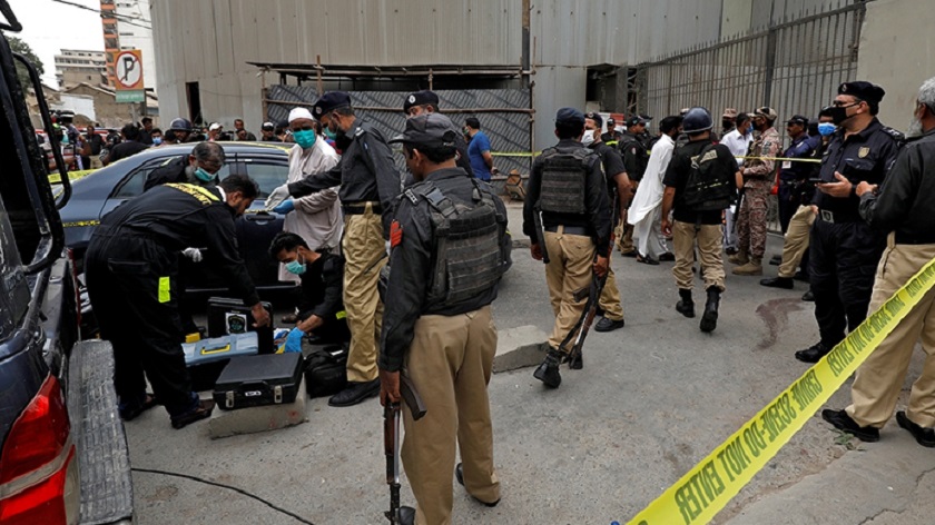 पाकिस्तान स्टक एक्सचेन्जमा आक्रमण