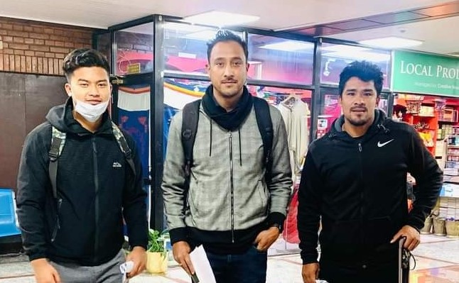 Three cricketers including Paras leave for UAE to play T-10