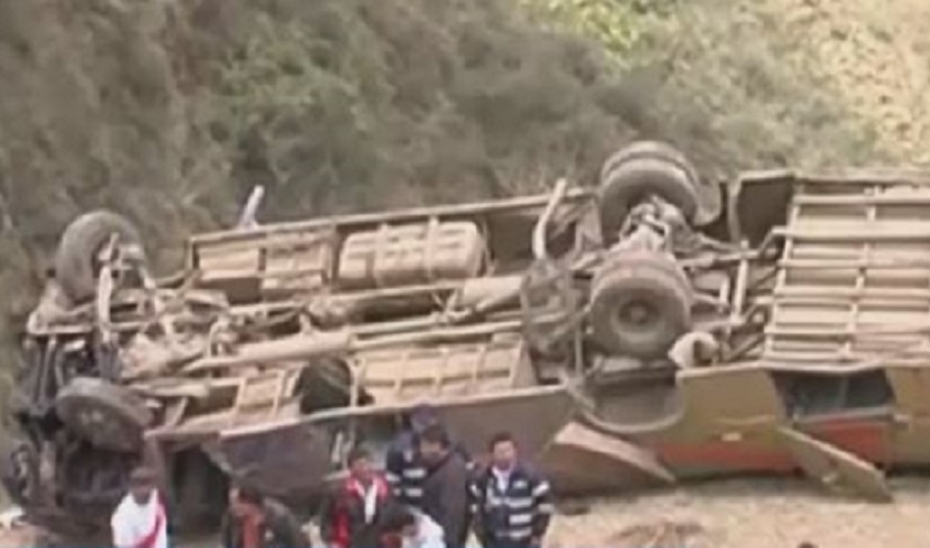 पेरुमा यात्रुबाहक बस दुर्घटना, १९ जनाको मृत्यु