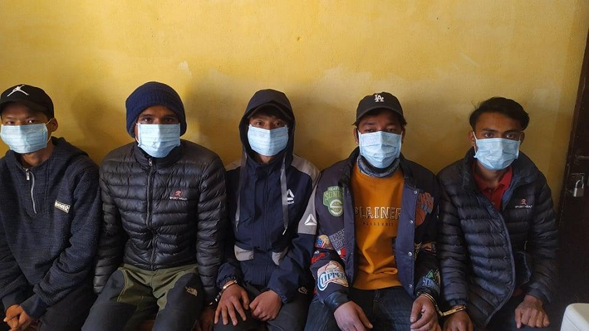 विप्लवका ५ कार्यकर्ता पक्राउ