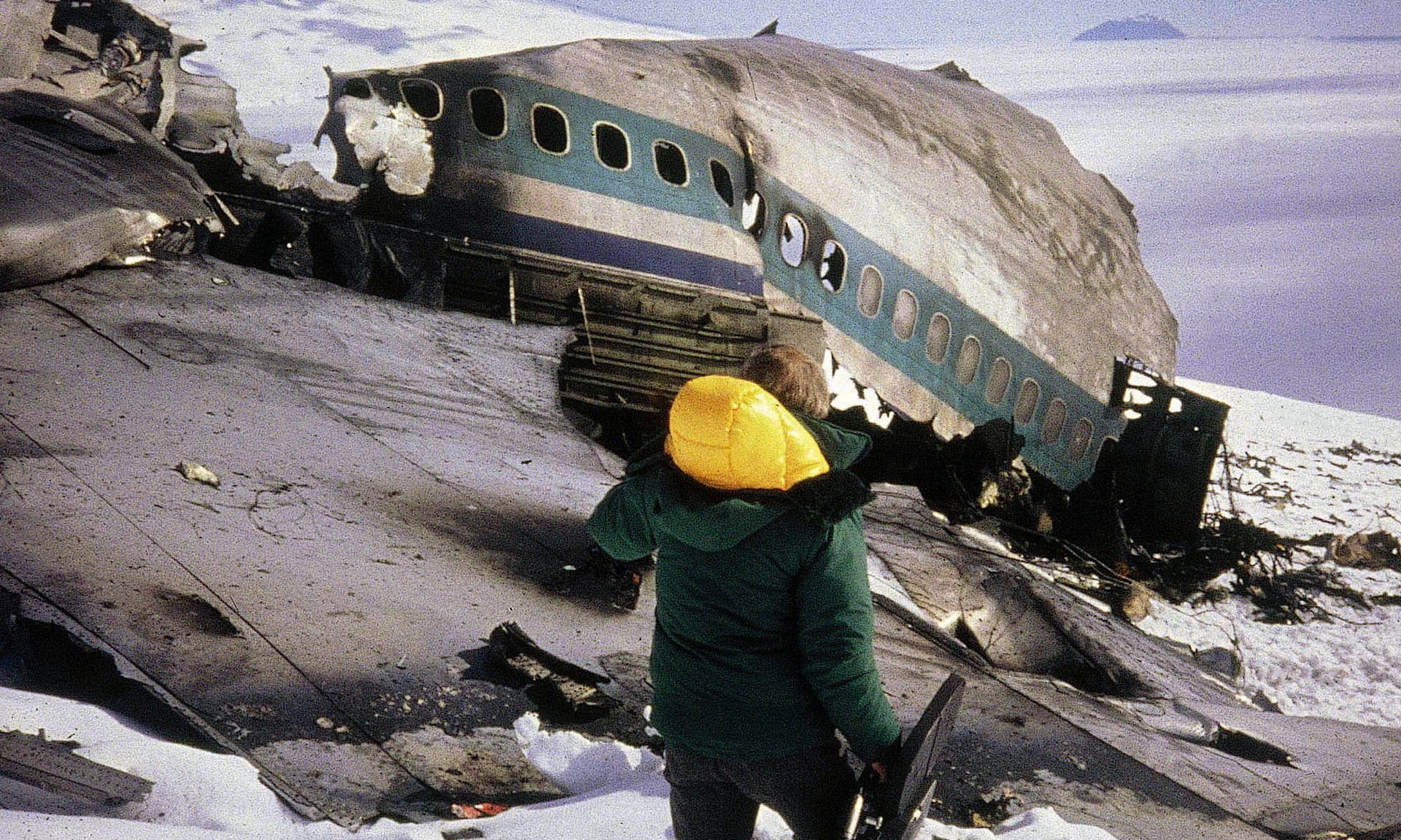 विमान दुर्घटनाको जिम्मेवारीबाट पन्छिन सरकारले झुटो बोलेको थियो, ४० वर्षपछि प्रधानमन्त्री आर्डर्नले माफी मागिन्