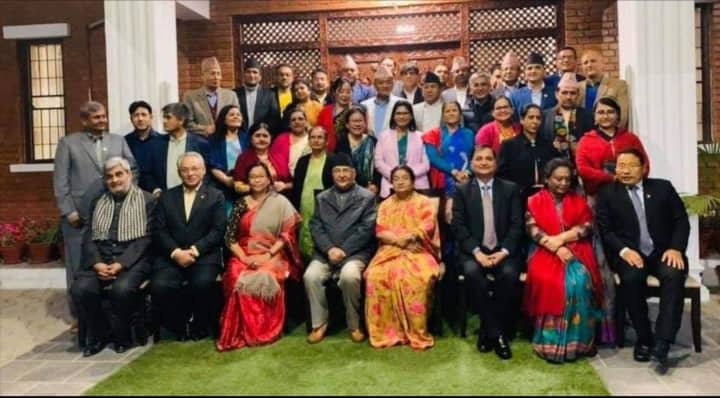 प्रेस रिभ्यू : बर्खास्त मन्त्रीद्वारा प्रमको रात्रिभोज बहिस्कार, दूतावास जाने डिआइजी छानबिनमा