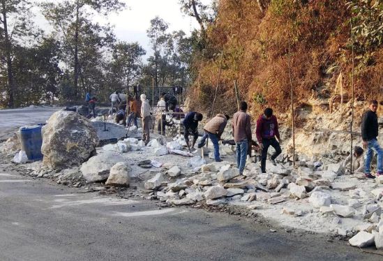 पोखरा—बाग्लुङ राजमार्गमा यातायात बन्द गरेर काम गरिने