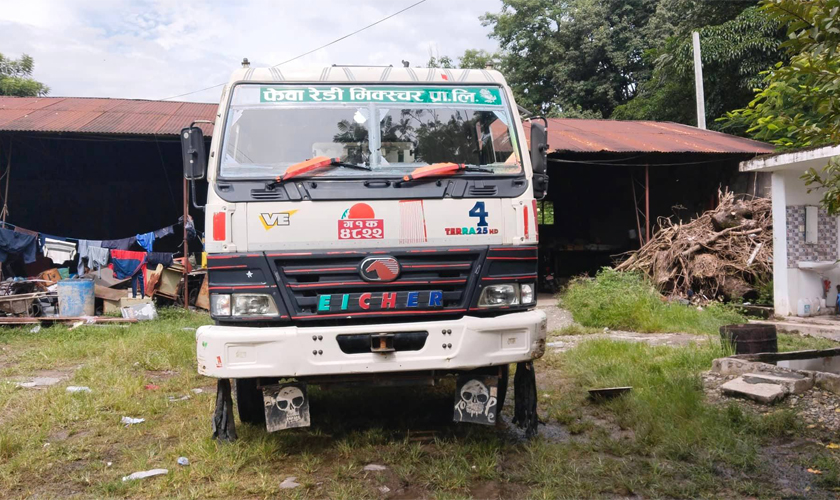 अवैध संरचना निर्माणमा प्रयोग भएको रेडी मिक्स्चर महानगरको नियन्त्रणमा