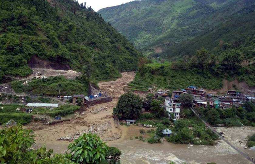 बाढीले पुल बगाएपछि...