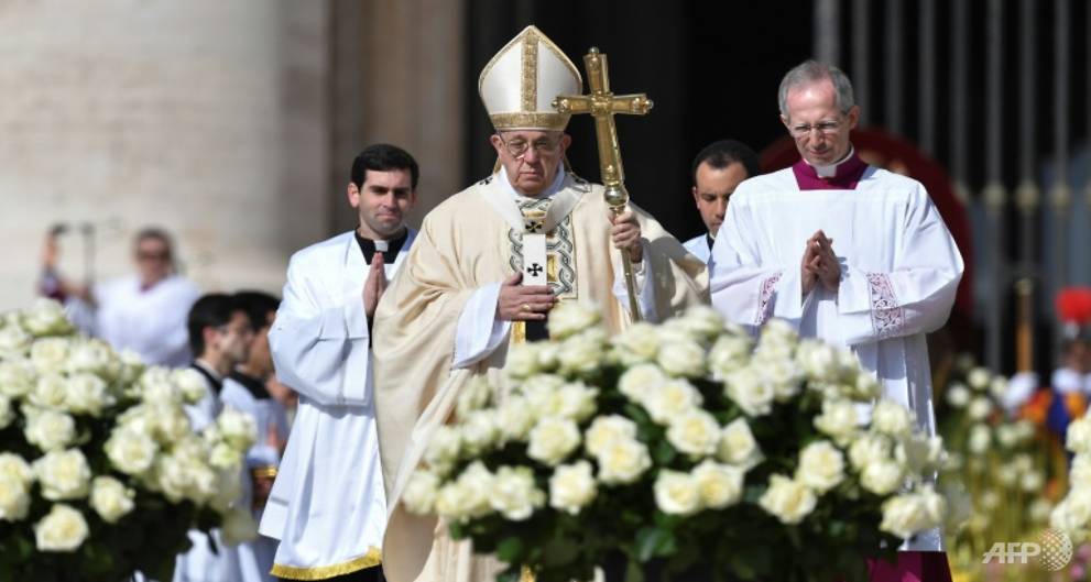 Pope urges end to 'carnage' in Syria