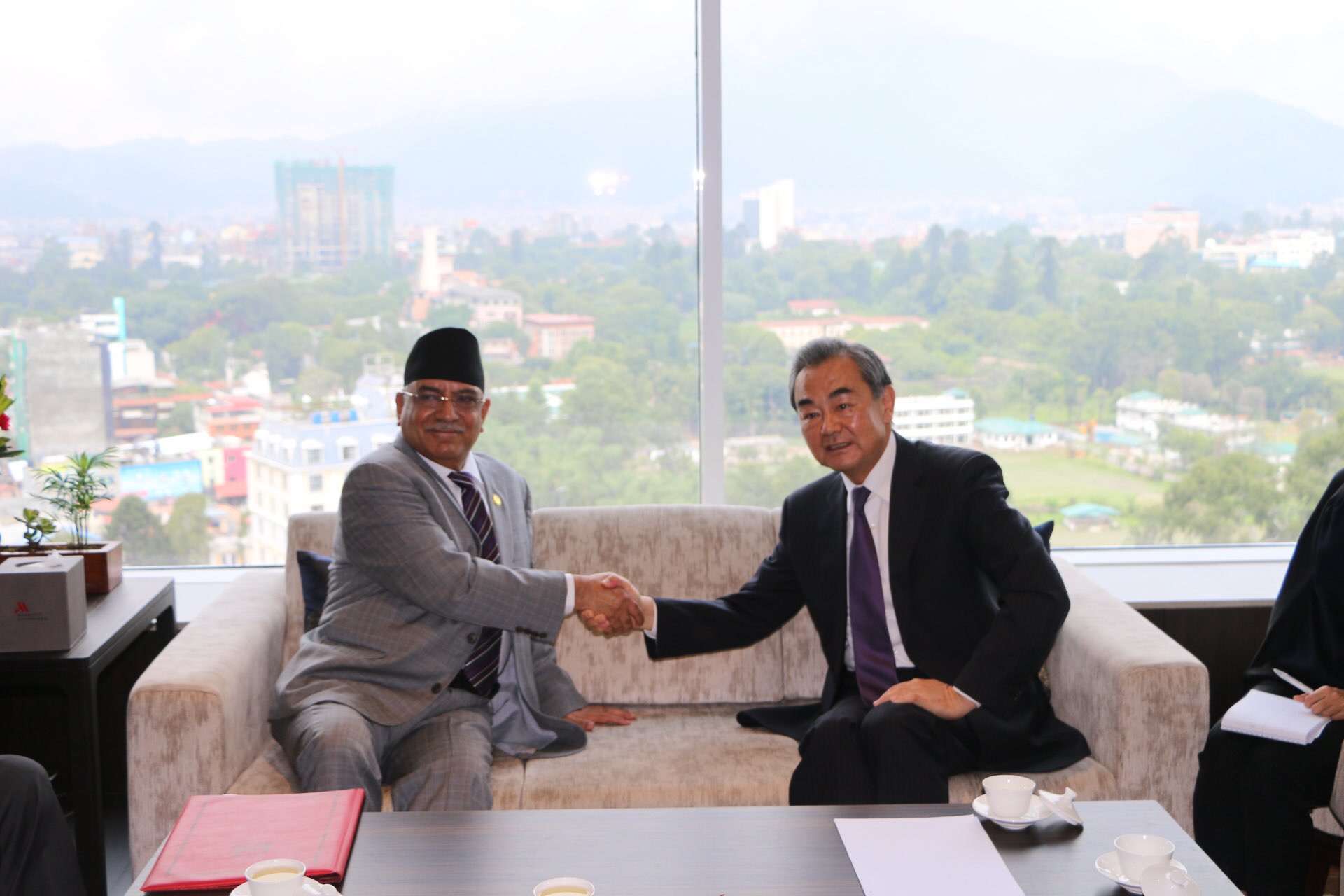 प्रचण्ड र चिनियाँ विदेशमन्त्रीबीच राष्ट्रपति सीको नेपाल भ्रमणबारे छलफल