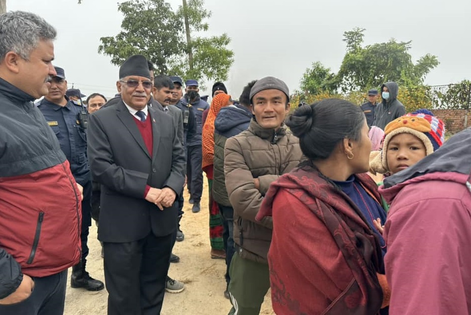   चितवनमा भोट हालेर गोरखा पुगे प्रचण्ड