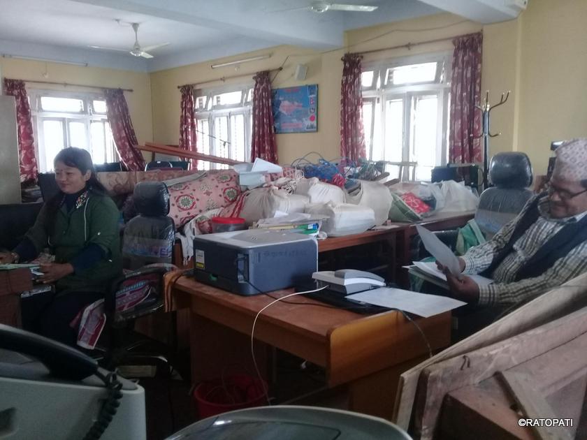 अस्तव्यस्त क्षेत्रीय कार्यालय :  प्रदेश ६ मा क्षेत्र र मन्त्रालय एउटै भवनमा