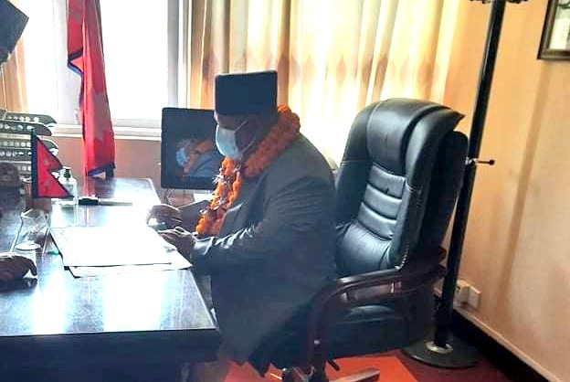 वनमन्त्री र सचिवबीच टकराव