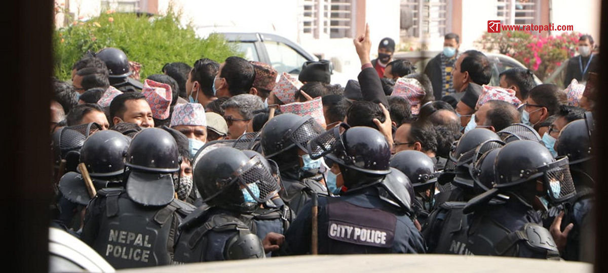 IN PICS: Scuffle between agitating advocates and security personnel continues