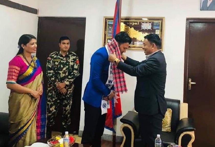 मिष्टर नेपाल अक्षयलाई उपराष्ट्रपति पुनले दिए बधाई