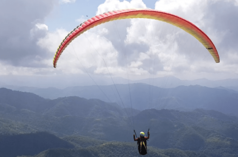 Paragliding pilot seriously injured in accident