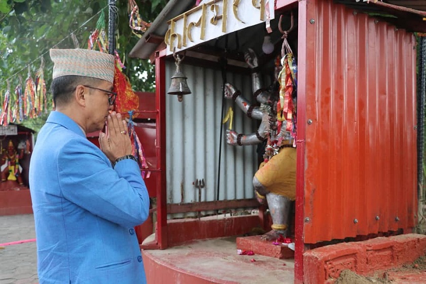 उम्मेदवारी दर्ताअघि देवीदेवताको दर्शनमा लिङ्देन