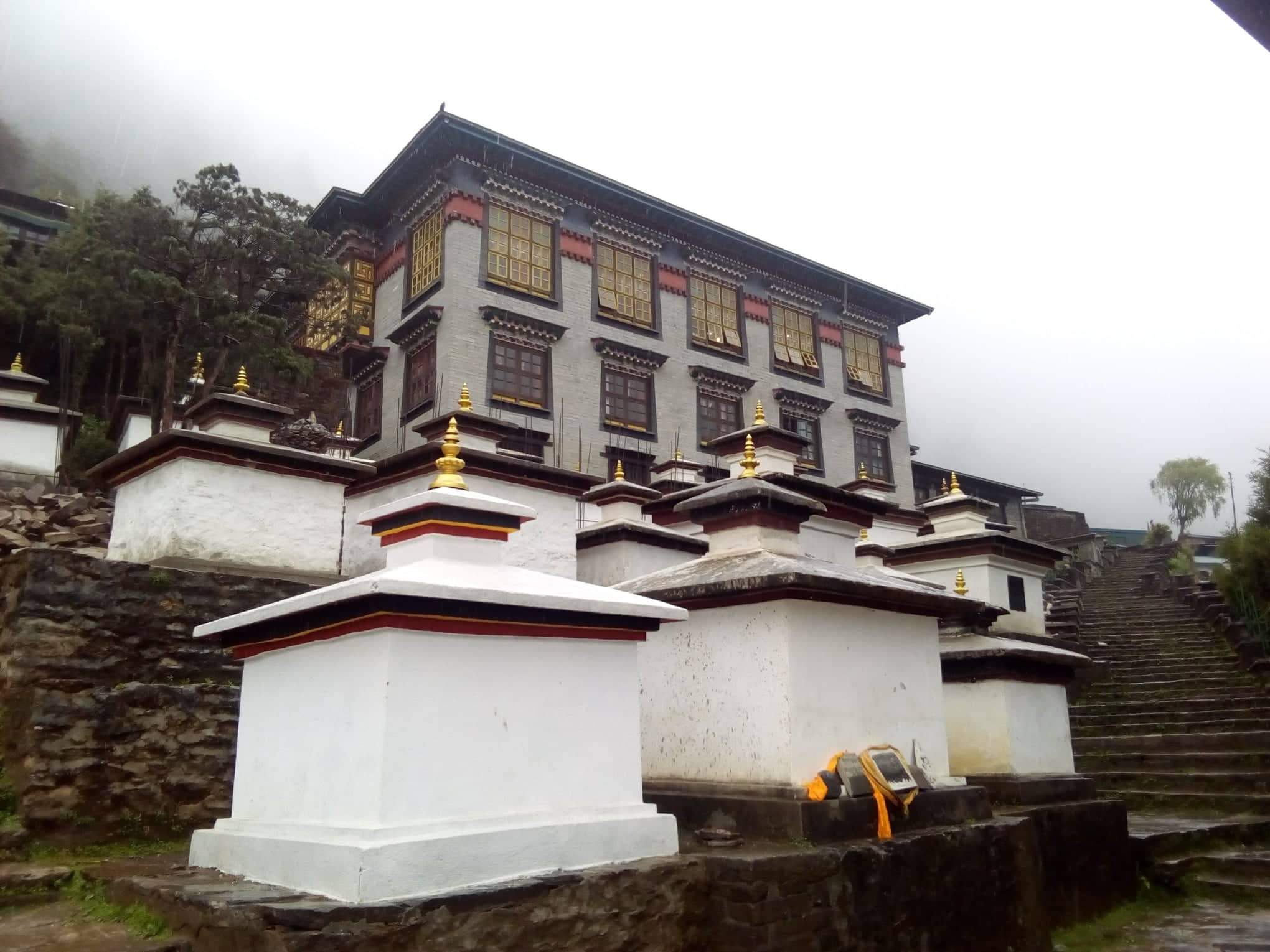 थुप्तेन दोङाक क्षोलिङ गुम्बा– एक धार्मिक पर्यटकीय केन्द्र