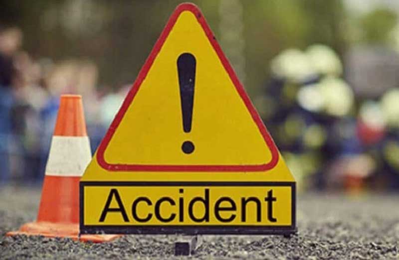 Five hurt in bus accident