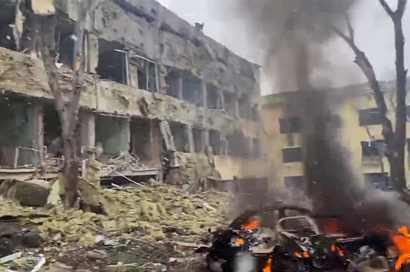 ‘रूसले बम हानेर प्रसूति अस्पताल ध्वस्त पार्‍यो’ : युक्रेन
