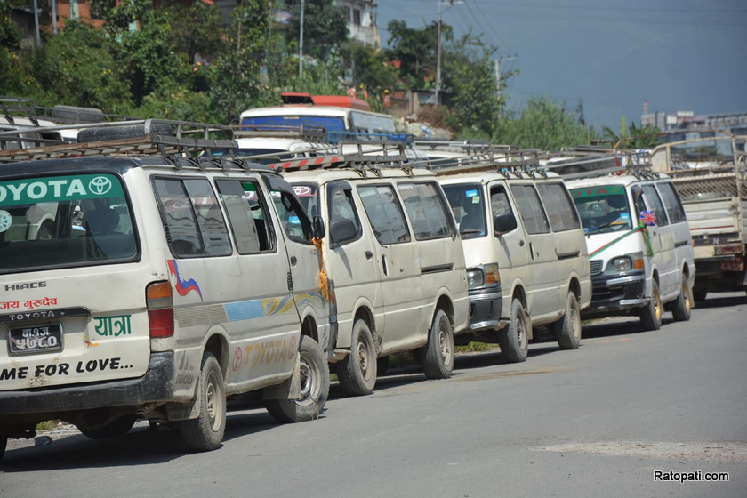 Public transport operators hold 518 vehicles in Ring Road demanding implementation of increased fare