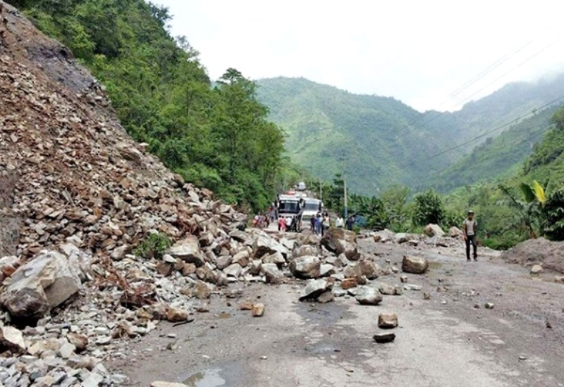 सडक अवरुद्ध हुँदा सर्वसाधारणलाई सास्ती