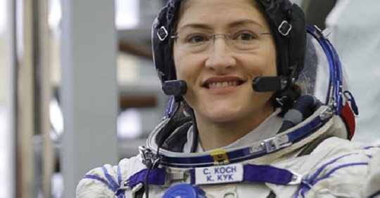 Record-breaking US astronaut set to return to Earth