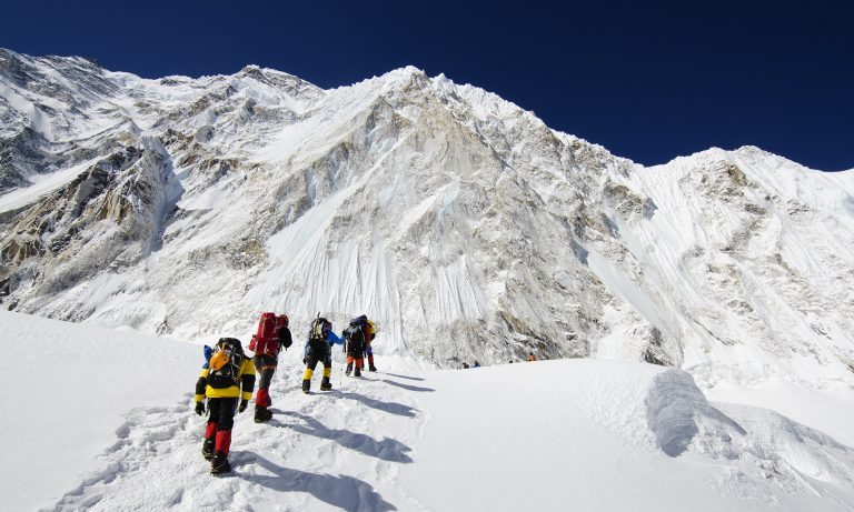 सगरमाथा आरोहण असफल, अन्य हिमालमा भने आरोही गन्तव्यतर्फ