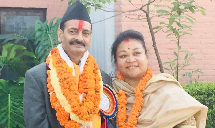 काठमाडौं-८ बाट निर्वाचन लड्न नवीन्द्र पत्नी सपनाले दिइन् आवेदन
