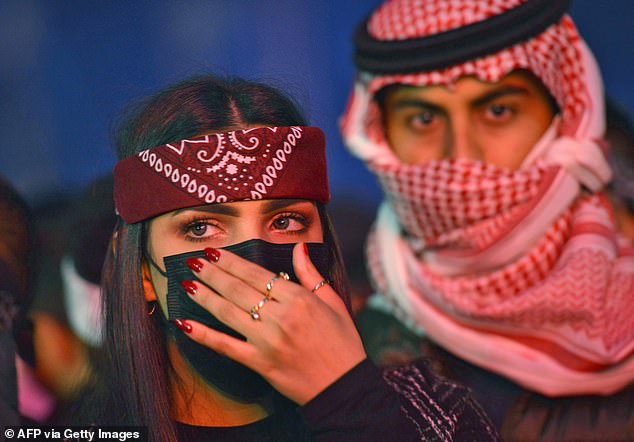 साउदी अरबमा अभद्र पहिरन लगाएको र उत्पीडनको आरोपमा २ सय बढी पक्राउ