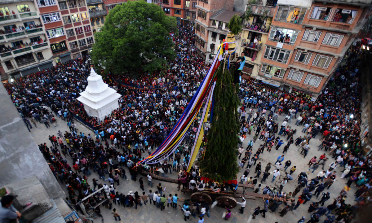 Seto Machhindranath drawing devotees