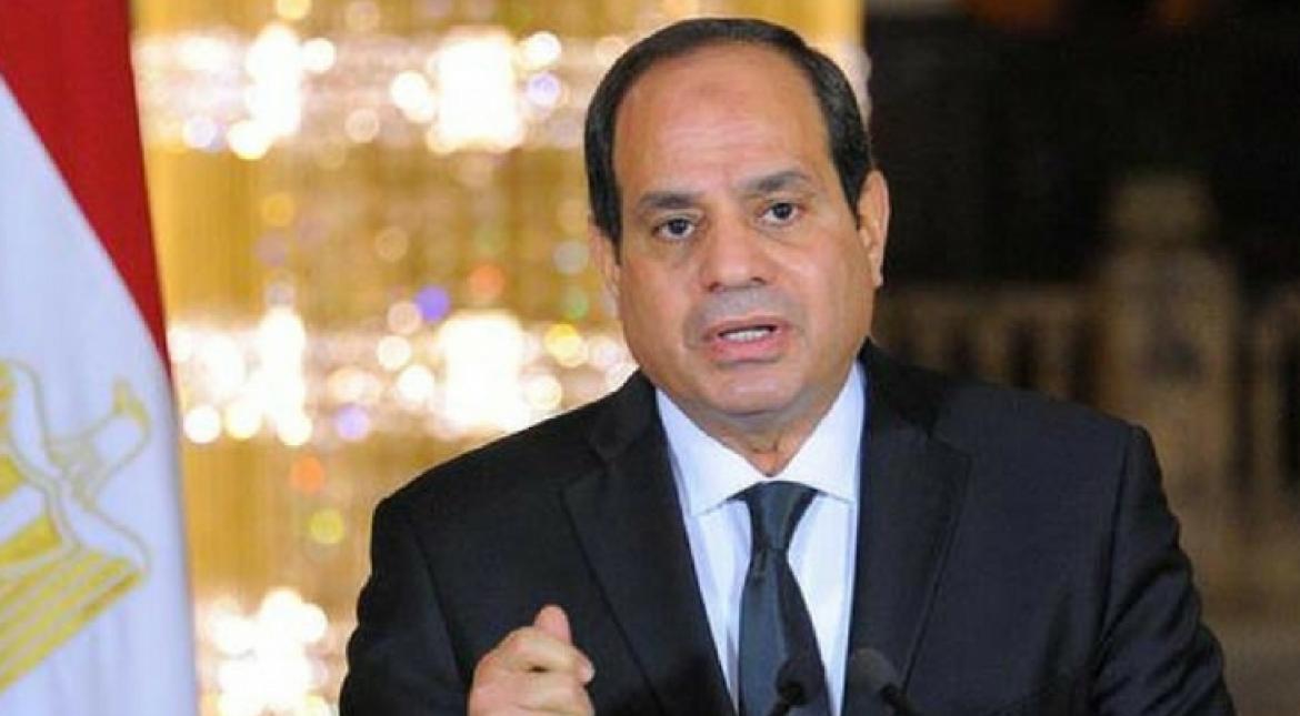 Egypt president approves law tightening internet controls