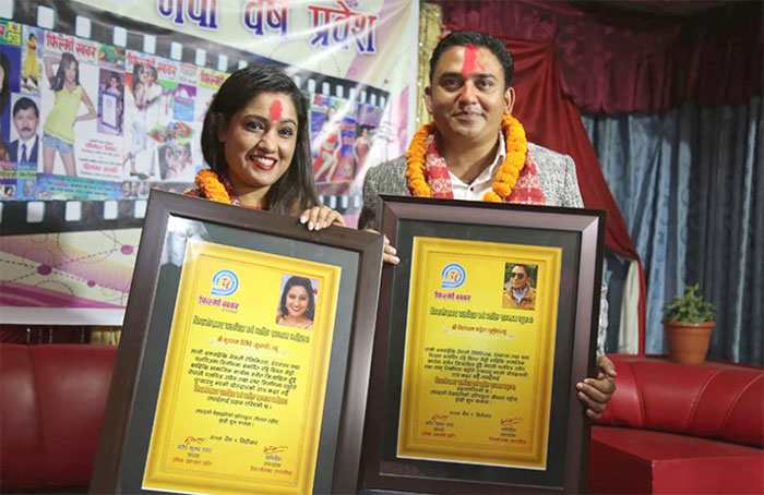 धुर्मुस र सुन्तलीलाई वर्ष व्यक्ति सम्मान