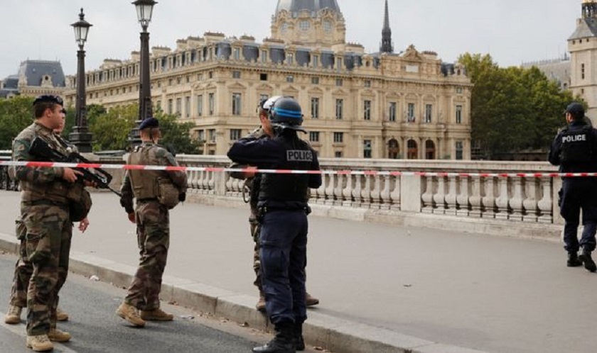 पेरिसको प्रहरी मुख्यालयमा आक्रमण हुँदा चार प्रहरीको मृत्यु