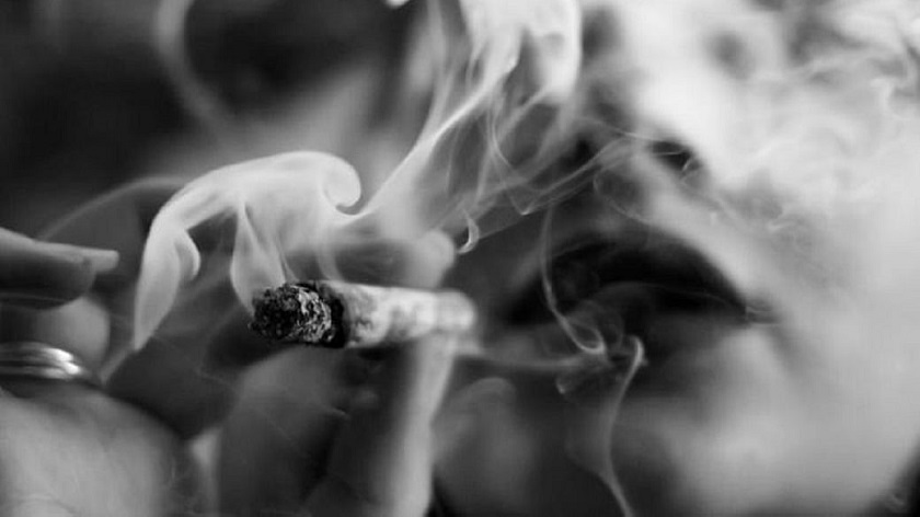 धुम्रपान गर्ने व्यक्तिलाई कोरोना संक्रमणको खतरा तीन गुणा बढी