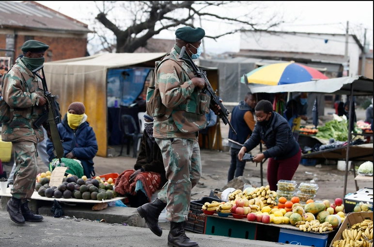दक्षिण अफ्रिकामा लुटपाट र हिंसामा १ सय १७ को मृत्यु, २० हजार सेना परिचालन