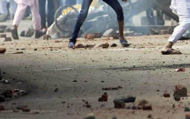 Stones pelted at police persons