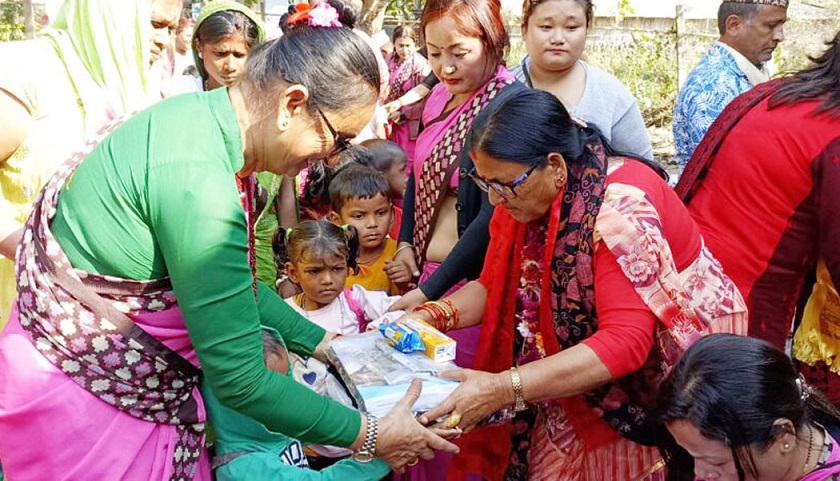 विपन्न विद्यार्थीलाई तीन लाखको सहयोग प्रदान